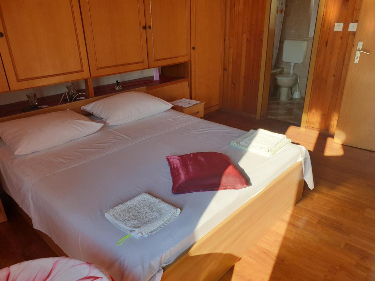 Apartments & Rooms Zlatica Hvar ฮวาร์ ภายนอก รูปภาพ