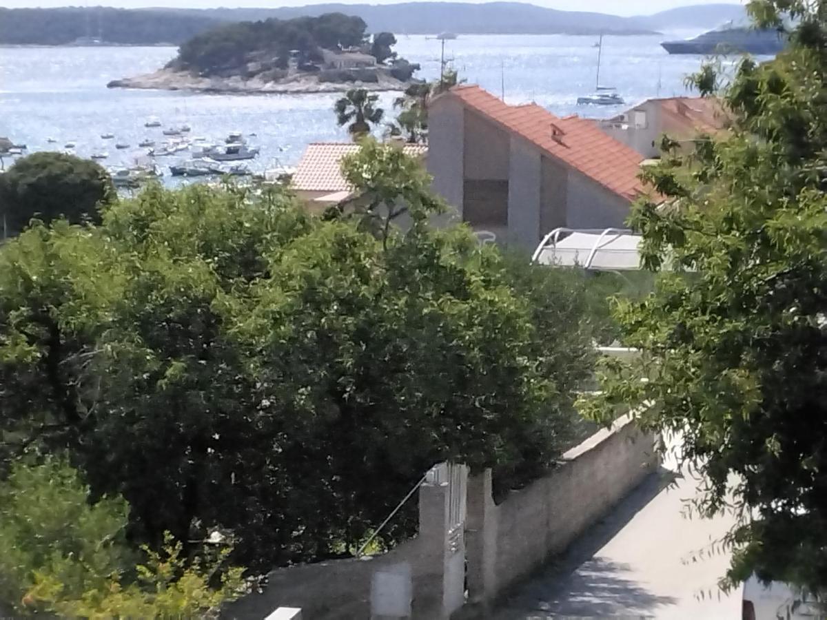 Apartments & Rooms Zlatica Hvar ฮวาร์ ภายนอก รูปภาพ