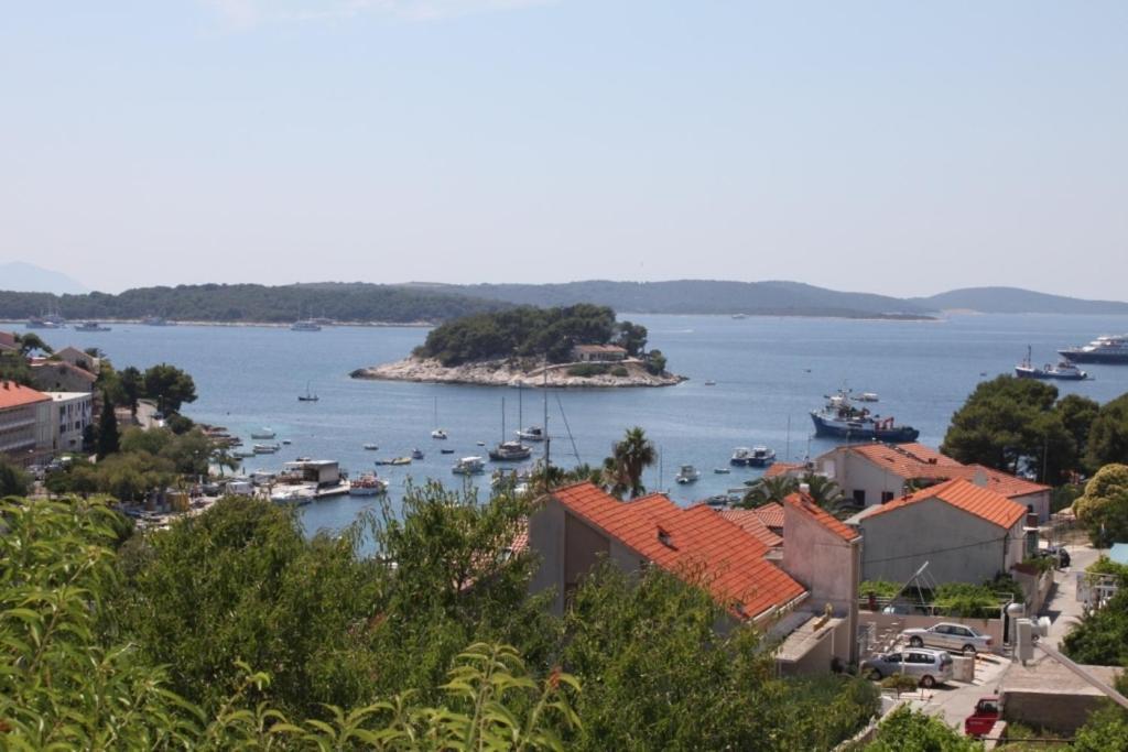 Apartments & Rooms Zlatica Hvar ฮวาร์ ภายนอก รูปภาพ