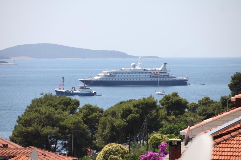 Apartments & Rooms Zlatica Hvar ฮวาร์ ภายนอก รูปภาพ